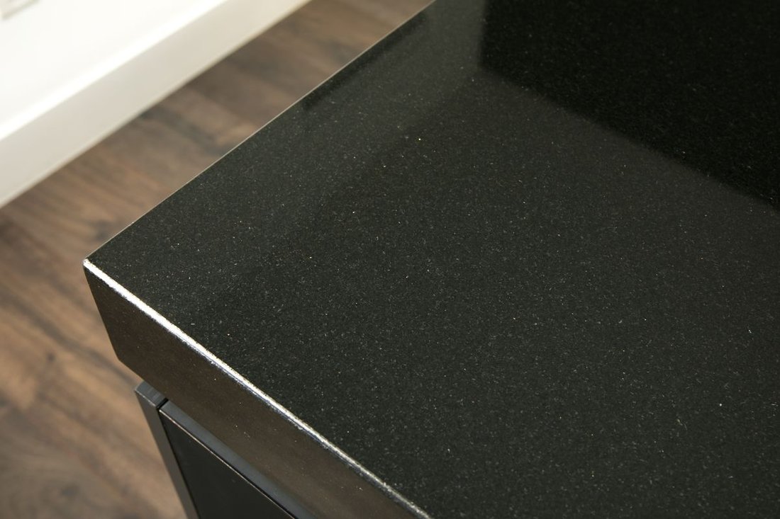 Granito Preto Absoluto aplicado em ambiente